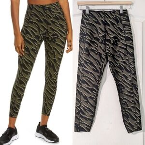 NEW Sweaty Betty | Zero Gravity Pocket 7/8 Running Leggings Green Zebra Print